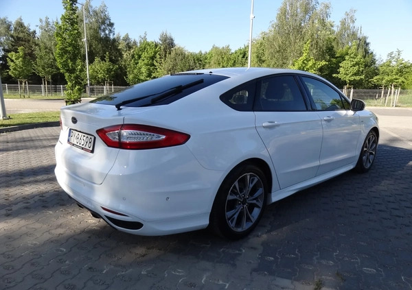 Ford Mondeo cena 59900 przebieg: 186000, rok produkcji 2017 z Radymno małe 154